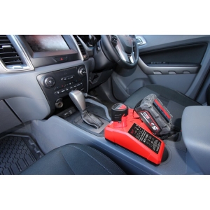 Milwaukee M12-18AC FAST Car Charger Tool only 12V/18V Dual